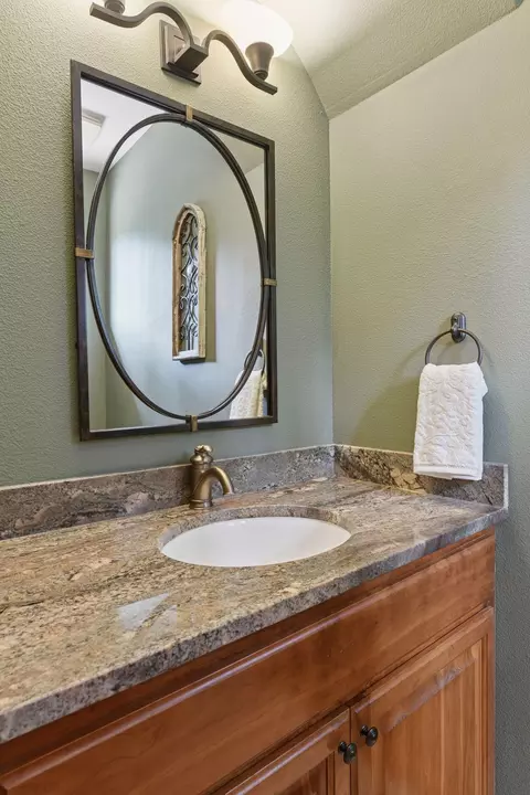 Bath - 6065 Apple Rd, Excelsior, MN 55331 photo 1 of 9