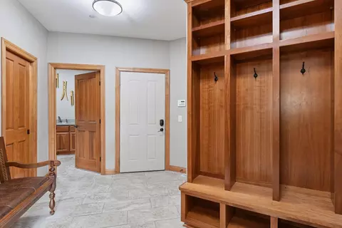 Entry Way - 6065 Apple Rd, Excelsior, MN 55331 photo 4 of 7
