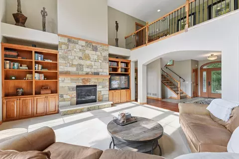 Living - 6065 Apple Rd, Excelsior, MN 55331 photo 3 of 8