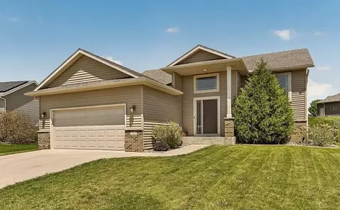 4553 Arctic Fox Rd NW, Rochester, MN 55901