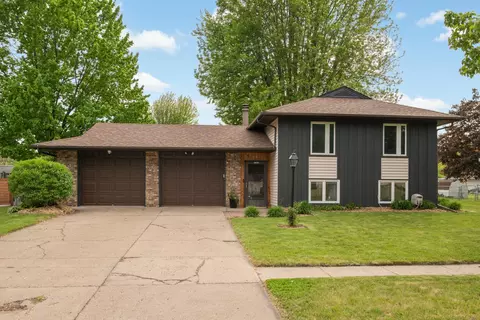 840 Cortland Dr, Apple Valley, MN 55124