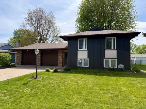 840 Cortland Dr, Apple Valley, MN 55124