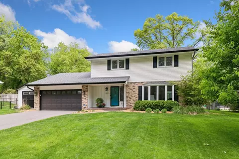 6604 Londonderry Dr, Edina, MN 55436