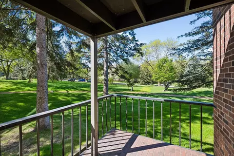5501 Dewey Hill Rd #140, Edina, MN 55439