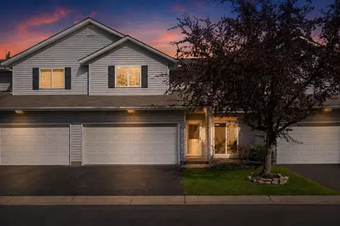 634 Roundhouse St, Shakopee, MN 55379