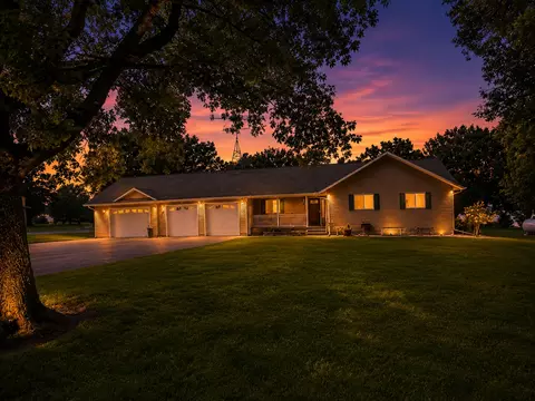 4 S Fox Lake Dr E, Sherburn, MN 56171