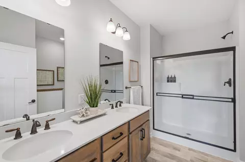 Bath - 20117 79th Ave, Corcoran, MN 55340 photo 1 of 2