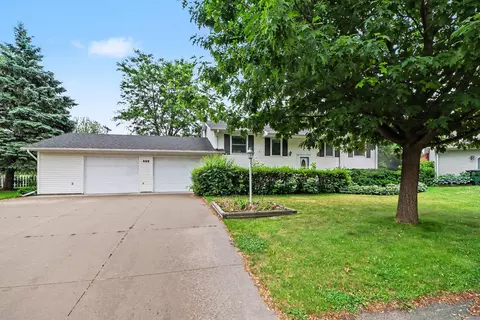 236 Strese Ln, Apple Valley, MN 55124