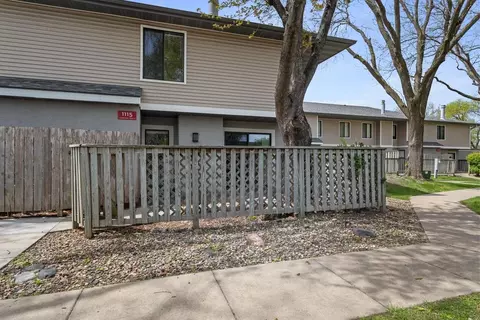 1115 Landmark Trl S, Hopkins, MN 55343