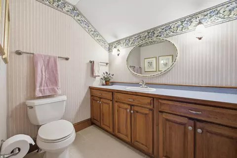 Bath - 526 24th Ave S, Fargo, ND 58103 photo 4 of 5