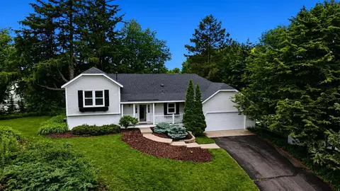 7516 W 77th St, Chaska, MN 55318