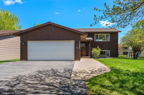 3220 Marlin Ave, Vadnais Heights, MN 55127