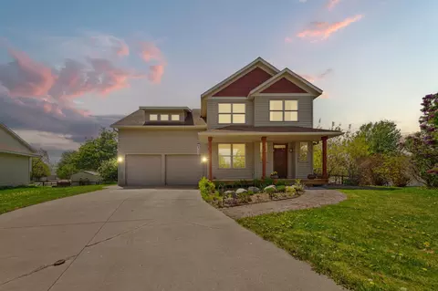 1904 Lake Dr, Northfield, MN 55057