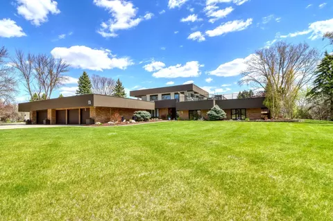 11 Briarwood Pl, Fargo, ND 58104