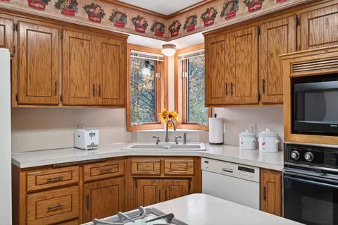 Kitchen - 2107 189th Ave NE, Cedar, MN 55011 photo 6 of 6