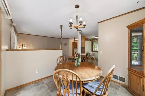 Dining - 2107 189th Ave NE, Cedar, MN 55011 photo 3 of 3