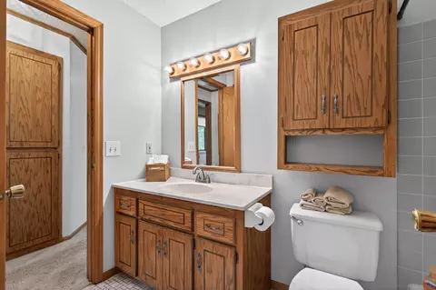 Bath - 2107 189th Ave NE, Cedar, MN 55011 photo 2 of 4