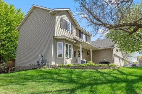 2147 Ponds Ct, Shakopee, MN 55379