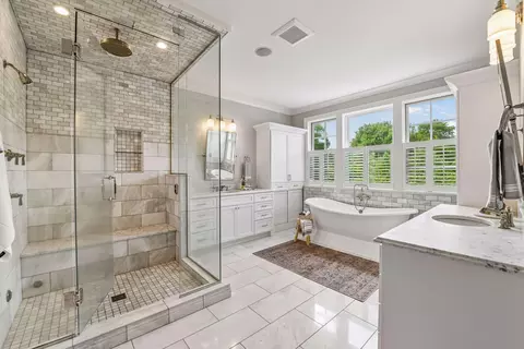 Bath - 20455 Park Pl, Deephaven, MN 55331 photo 6 of 9