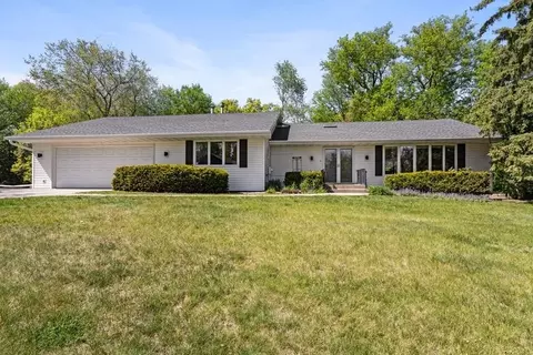 1948 Crown Point Dr, Mendota Heights, MN 55118