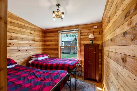 Bedroom - 13885 E Park Rd, Brule, WI 54820 photo 2 of 2