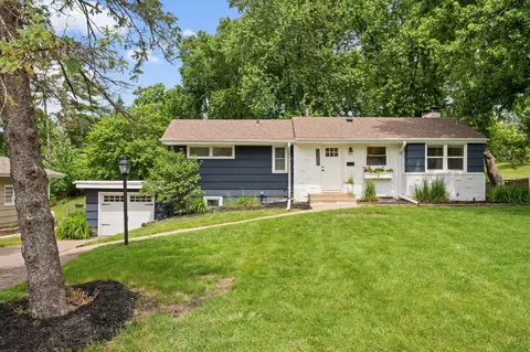 11200 Oakvale Rd N, Hopkins, MN 55305