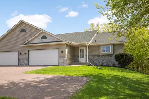 7901 15th St N, Oakdale, MN 55128