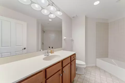 Bath - 500 E Grant St #1402, Minneapolis, MN 55404 photo 2 of 3