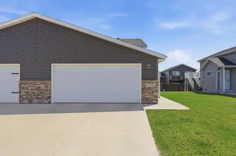 2745 10th St W, West Fargo, ND 58078