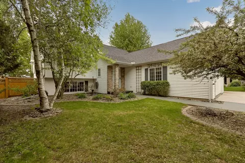 2516 Colleen Ln NE, Rochester, MN 55906