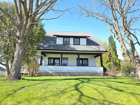 140 W Main St, Lewiston, MN 55952