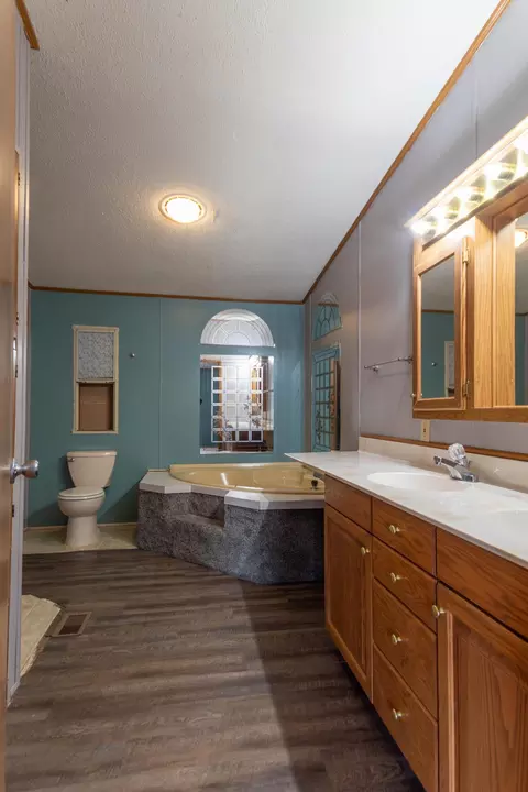 Bath - 14948 500th St, Becida, MN 56678 photo 1 of 3