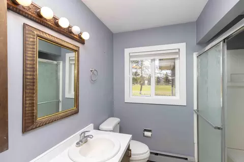 Bath - 702 3rd Ave SE, Barnesville, MN 56514 photo 2 of 3