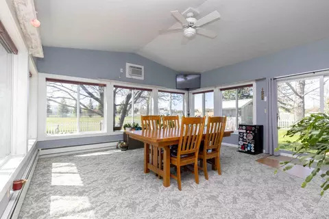 Dining - 702 3rd Ave SE, Barnesville, MN 56514 photo 2 of 4
