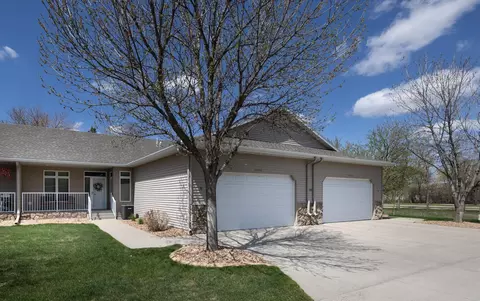 3260 40th Ave S #B, Fargo, ND 58104