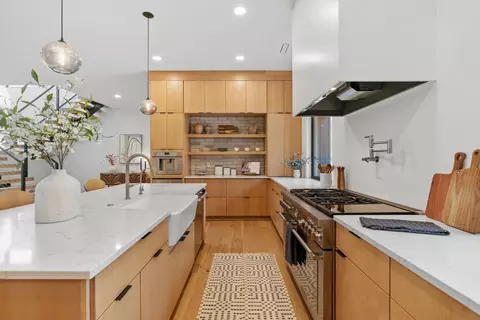 Kitchen - 6200 Cardinal Ave, Excelsior, MN 55331 photo 4 of 6