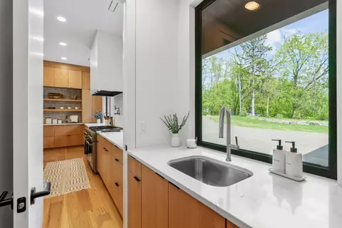 Kitchen - 6200 Cardinal Ave, Excelsior, MN 55331 photo 6 of 6