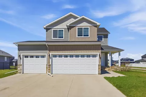 1206 Commander Dr W, West Fargo, ND 58078