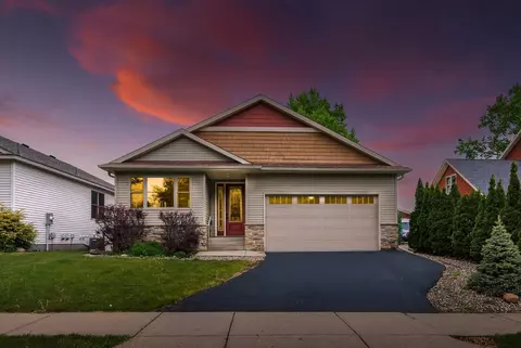1589 Christie Pl, Saint Paul, MN 55106