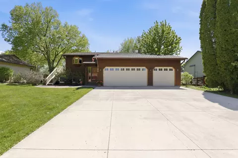 1564 Lamotte Cir, Centerville, MN 55038