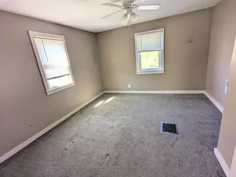 Bedroom - 907 2nd Ave NW, Faribault, MN 55021 photo 1 of 3