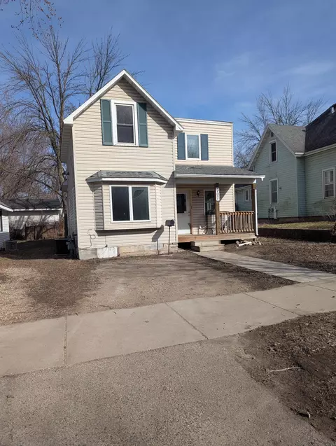 907 2nd Ave NW, Faribault, MN 55021