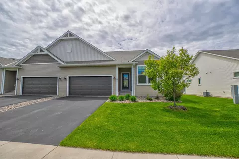 1580 Southpoint Dr, Hudson, WI 54016