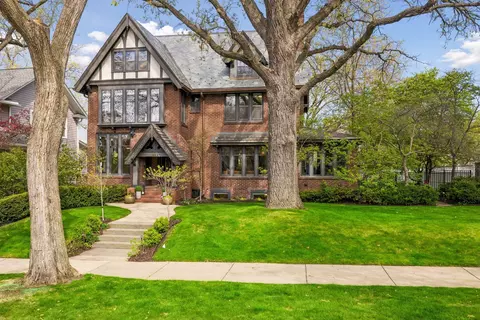 1932 Kenwood Pkwy, Minneapolis, MN 55405