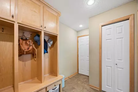 Entry Way - 2478 Timber Ct E, Maplewood, MN 55119 photo 5 of 5