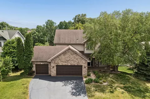 2478 Timber Ct E, Maplewood, MN 55119