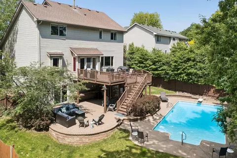Exterior - 2478 Timber Ct E, Maplewood, MN 55119 photo 4 of 8