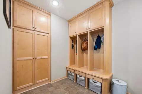 Entry Way - 2478 Timber Ct E, Maplewood, MN 55119 photo 4 of 5