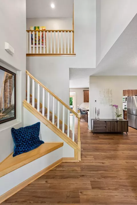 Entry Way - 2478 Timber Ct E, Maplewood, MN 55119 photo 2 of 5