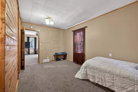 Bedroom - 914 Beech St, Brainerd, MN 56401 photo 2 of 4